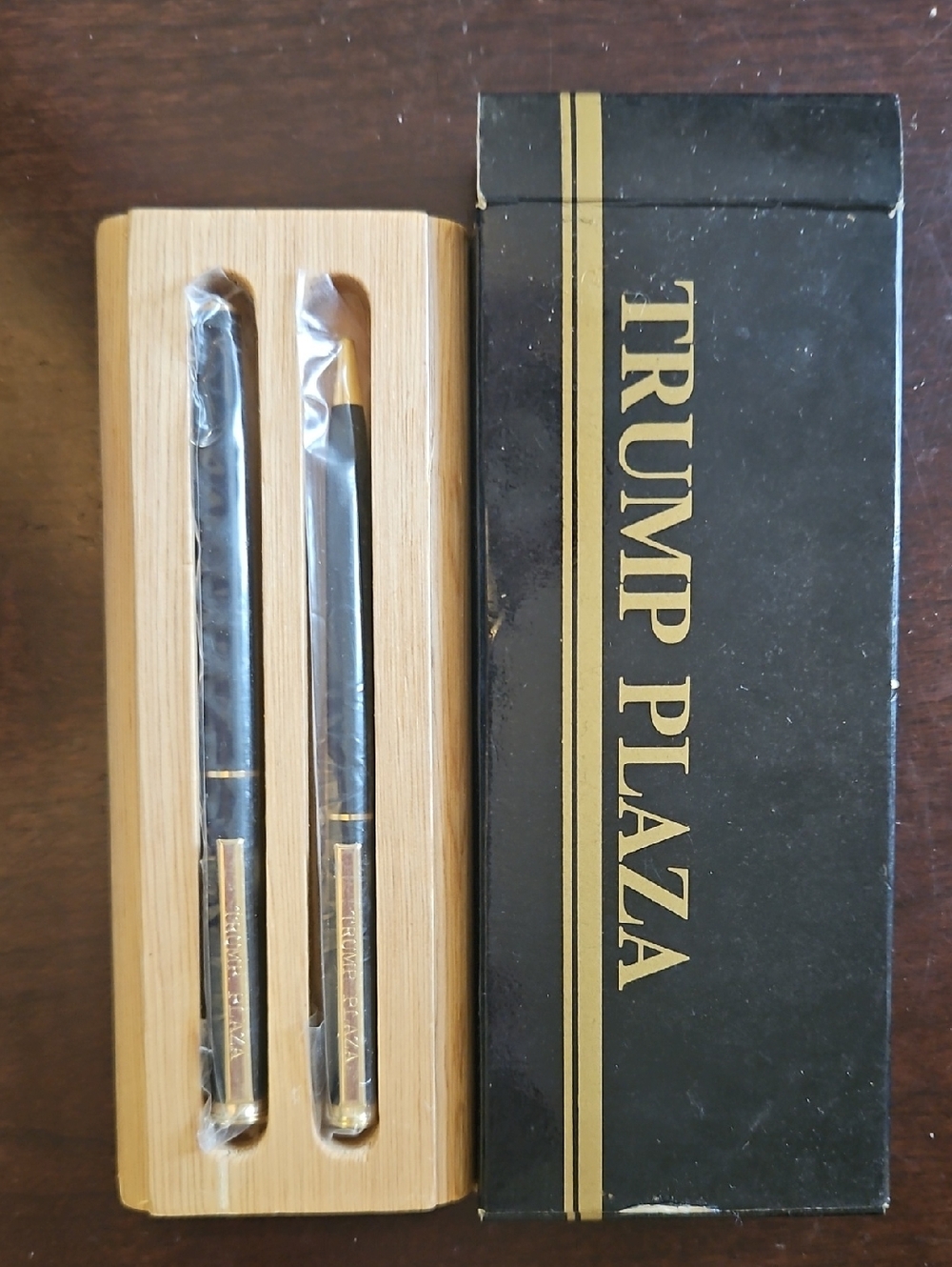 Trump Plaza Gold-Trim Black Pen Set